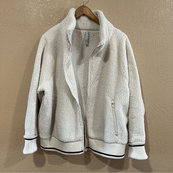 Athleta Tugga Sherpa Jacket Size 1X - Picture 5 of 12